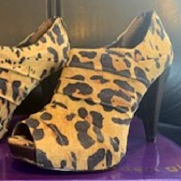 Libby Edelman Leather/Suede Pleated Leopard Print Heel Peep Toe Booties Shoes 7M - Picture 2 of 6